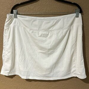 2XL WHITE ATHLETIC SKORT